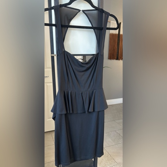 BEBE Black Peplum Bodycon Cocktail Mini Dress Open Back Sweetheart Neckline - Picture 6 of 13